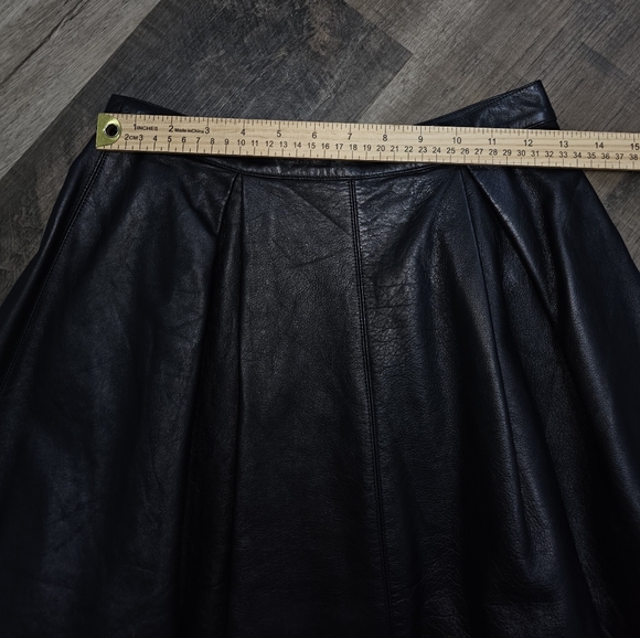 Vintage PKJ, Black Leather Skirt with Lace Trim, 100% Lamb Leather - Picture 3 of 12